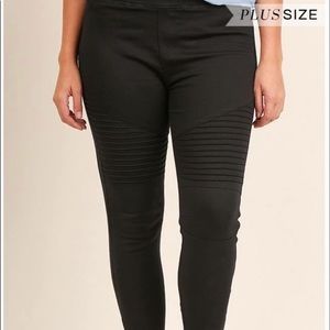 Umgee Plus Size Motto Jeggings Size in description